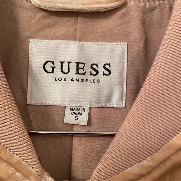 GUESS - Picture 5 of 7
